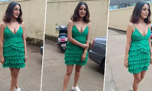 Shehnaaz Gill Hot Video : शहनाज़ गिल ने Skirt में दिए हॉट पोज़, एक्ट्रेस की खूबसूरती पर फैंस हुए फ़िदा