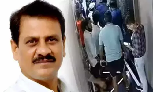 Prakash Surve News : शिंदे गुट के विधायक प्रकाश सुर्वे के बेटे पर FIR, बिजनेसमैन राजकुमार सिंह के अपहरण का लगा आरोप