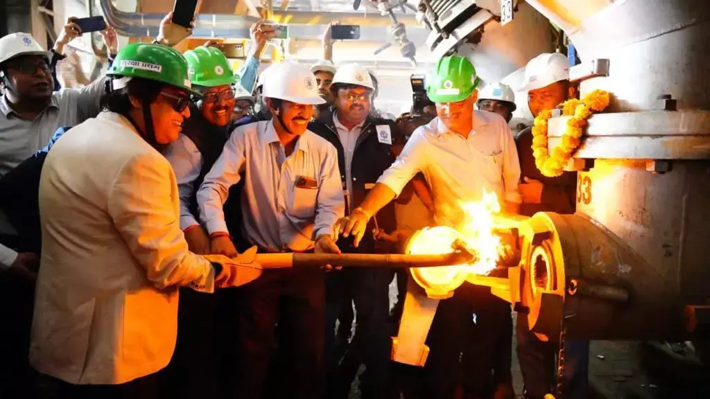 सबसे बड़ी खबरः छत्तीसगढ़ में एक और भिलाई...NMDC के नगरनार स्टील प्लांट के ब्लास्ट फर्नेस हुआ प्रज्जवलित, किसी भी दिन प्रोडक्शन प्रारंभ, 30 हजार को रोजगार, बस्तर की बदलेगी पहचान
