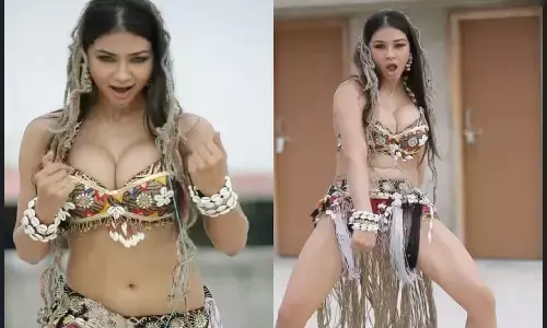 Namrata Malla Hot Photos : एक्ट्रेस नम्रता मल्ला ने तोड़े हॉटनेस के सारे रिकॉर्ड, फैंस हुए दीवाने