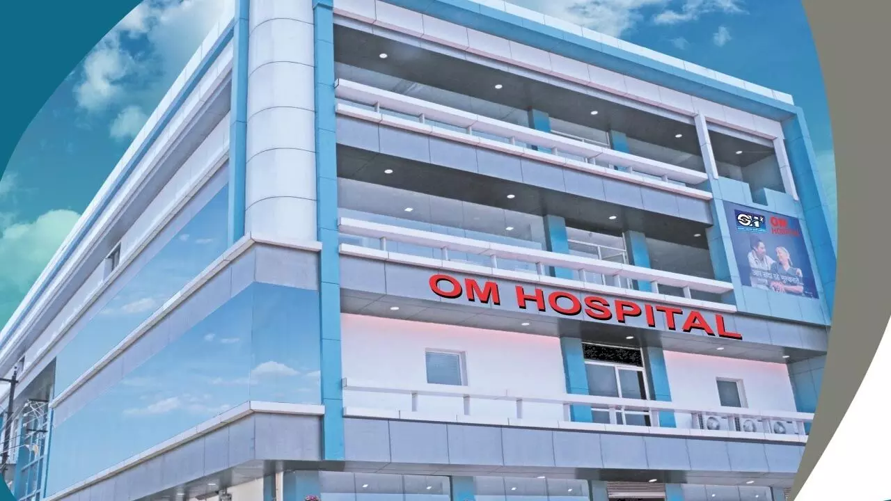 CG Om Hospital : 2 कमरे के ओपीडी चेंबर से 108 बिस्तरों तक पहुंचने का ये है ओम हॉस्पिटल का पूरा सफर... CG Om Hospital : 2 कमरे के ओपीडी चेंबर से 108 बिस्तरों तक पहुंचने का ये है ओम हॉस्पिटल का पूरा सफर...