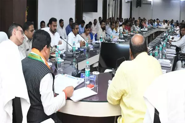 CG-आरईएस और डीईओ को नोटिस: निर्माण कार्यों की प्रगति से असंतुष्ट मंत्री, बोले-लापरवाही बर्दाश्त नहीं होगी CG-आरईएस और डीईओ को नोटिस: निर्माण कार्यों की प्रगति से असंतुष्ट मंत्री, बोले-लापरवाही बर्दाश्त नहीं होगी