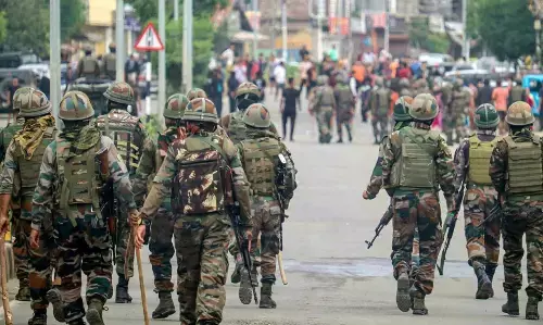Manipur Violence: मणिपुर में भड़की हिंसा, गोलीबारी में तीन कुकी नागरिकों की मौत, सुरक्षा बलों ने संभाला मोर्चा