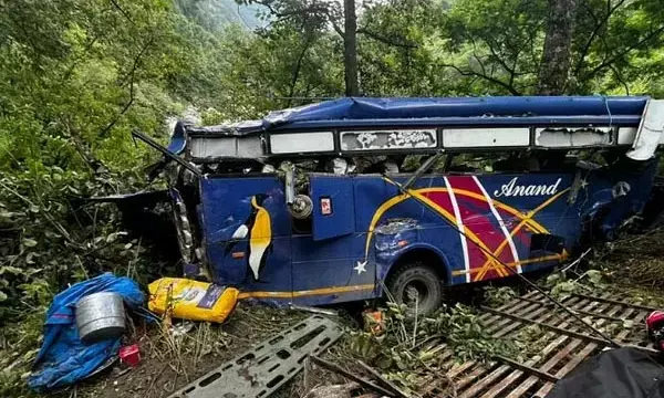 Gangotrikhai News: यात्रियों की बस खाई में गिरी, दर्शन कर लौट रहे थे 35 यात्री, 7 की मौत...