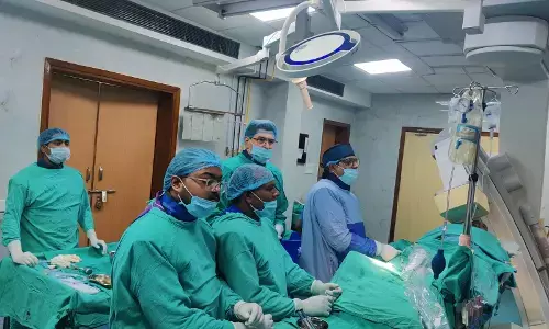 बिना छाती खोले हार्ट के पुराने दो सर्जिकल वाल्व का पुनः प्रत्यरोपण, डॉ. स्मित श्रीवास्तव के नेतृत्व में सुरक्षित किया मरीज का जीवन