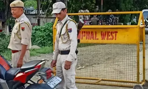 Manipur Violence: आदिवासियों ने 2 प्रमुख राष्ट्रीय राजमार्गों पर फिर से की बेमियादी नाकेबंदी, सप्लाई रोकने का लगाया आरोप