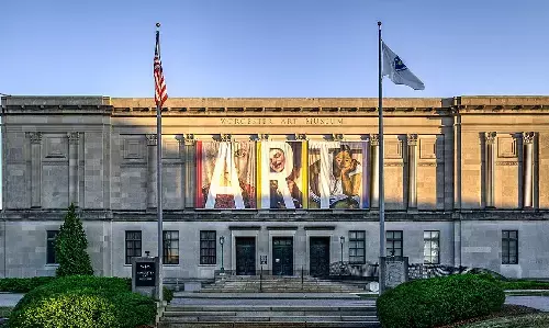 US News: अमेरिका में भारतीय मूल की क्यूरेटर से भेदभाव, वॉर्सेस्टर कला संग्रहालय पर किया मुकदमा