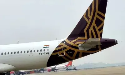 Delhi Airport News : दो विमानों की एक साथ लैंडिंग में टला बड़ा हादसा