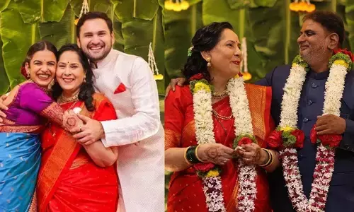 Actor Siddharth Chandekar : एक्टर सिद्धार्थ ने कराई मां की दूसरी शादी, नए पापा संग तस्वीर की शेयर, यहां देखिए....