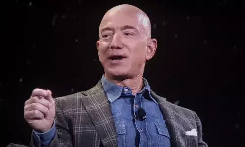 Jeff Bezos News: अमेजन के संस्थापक Jeff Bezos ने चंद्रयान-3 की सफल लैंडिंग पर भारत को बधाई दी