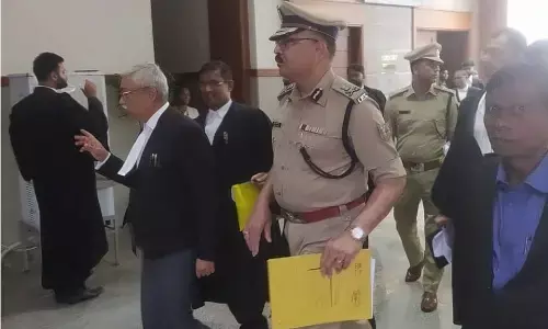 Jharkhand News: हाईकोर्ट में हाजिर हुए झारखंड के DGP, कोर्ट ने पूछा- क्यों नहीं कंट्रोल हो रहा क्राइम?