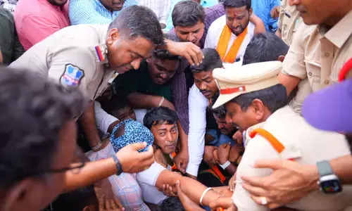 Bjp-Brs Clash Today : तेलंगाना के हनमकोंडा में भाजपा-बीआरएस कार्यकर्ताओं में झड़प