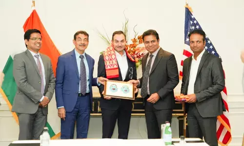 Telangana Politics News : सचिवालय में मंदिर, मस्जिद, चर्च सांप्रदायिक सद्भाव का सबसे अच्छा उदाहरण : KCR