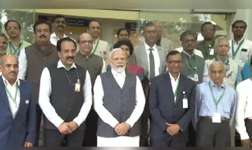 Chandrayaan-3: चंद्रयान 3 के वैज्ञानिकों से मिलने बेंगलुरु पहुंचे PM, ग्रीस से सीधे बेंगलुरु पहुंचे, हो गए भावुक