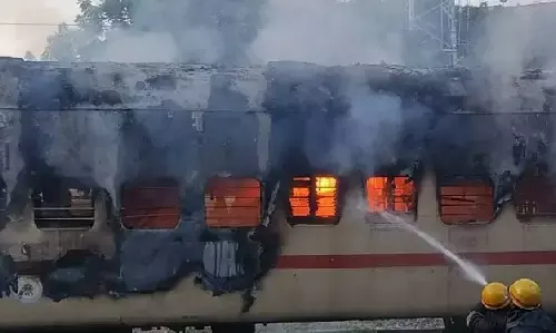Madurai Train Fire: चाय बनाते समय ट्रेन के टूरिस्ट कोच में फटा सिलेंडर,10 लोगों की मौत, 20 घायल