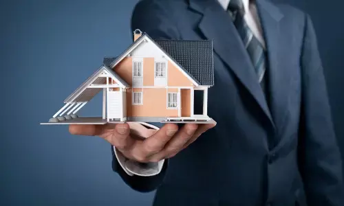 Noida News: नोएडा के घोस्ट टाउन में काम शुरू होने से 20 हजार घर खरीदारों में जगी आशा की किरण