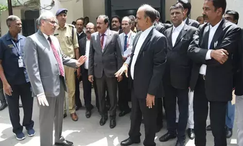 CG हाई कोर्ट के मुख्य न्यायाधीश रमेश सिन्हा ने सरगुजा जिला न्यायालय का किया निरीक्षण, दिए आवश्यक दिशा-निर्देश