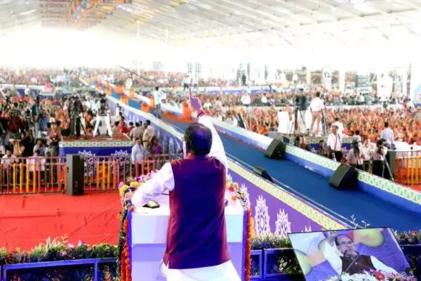 MP News: भर्तियों में 35 प्रतिशत बहनों को मिलेंगी नियुक्तियां, राखी पर्व पर 250 रूपये का विशेष उपहार, अक्टूबर से मिलेंगे 1250 रूपये सहित CM शिवराज की कई घोषणाएँ...