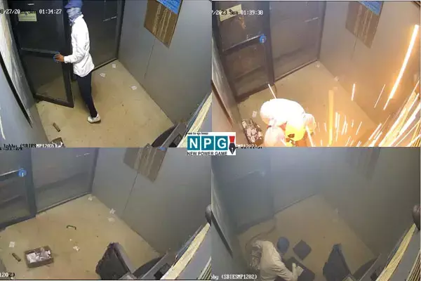 ATM में चोरी का Live वीडियो: गैस कटर से दो ATM को काटे, फिर 40 लाख नगदी चोरी कर एटीएम मशीन में लगा दी आग...