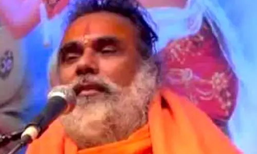 Nuh Violence: हिंसा के बाद नूंह में महामंडलेश्वर स्वामी धर्मदेव के साथ विश्व हिंदू परिषद सदस्यों ने निकाली शोभा यात्रा