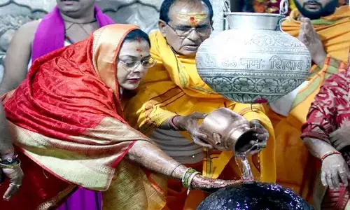 MP News: CM शिवराज सिंह चौहान ने भगवान महाकाल के दर्शन कर पूजा-अर्चना की, सभी के कल्याण की कामना की