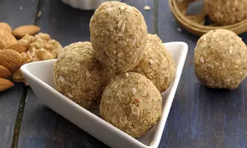 Oats Laddu Recipe: प्रोटीन से भरपूर ओट्स के लड्डू खाकर दिन की शुरुआत कीजिए एनर्जी भरी, ये रही रेसिपी...