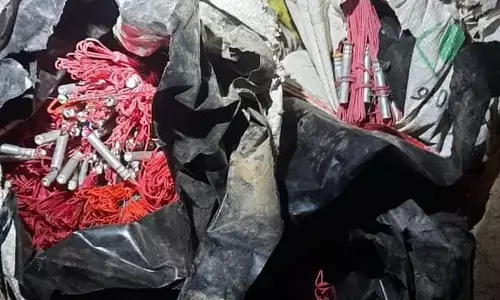 Bihar News Today : नक्सलियों की साजिश नाकाम, गोला बारूद समेत 13800 डेटोनेटर बरामद