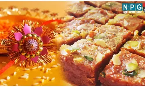 Mohanthal Recipe : रक्षाबंधन पर भाई का मुंह मीठा कराइये साॅफ्ट और मलाईदार मोहनथाल बर्फी से, रेसिपी पढ़िए यहां...