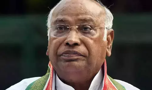 Mallikarjun Kharge: विपक्षी गठबंधन INDIA के संयोजक बन सकते हैं कांग्रेस अध्यक्ष मल्लिकार्जुन खड़गे