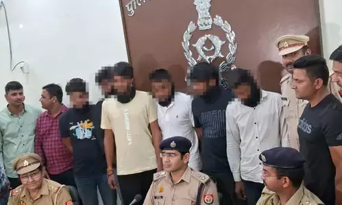 Ghaziabad Crime News : व्यापारी से लूट का खुलासा, 6 लुटेरे गिरफ्तार, 20.50 लाख रुपए भी बरामद