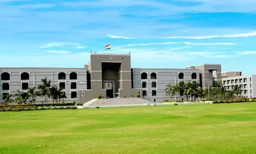 Gujarat High Court: गुजरात HC ने ट्रैफिक पुलिसकर्मियों की जबरन वसूली पर लिया स्वत संज्ञान, सुनवाई 11 सितंबर को