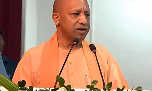 UP Government News : तटबंधों और नदी के बीच बसे लोगों के लिए सरकार बनाएगी कॉलोनी : योगी