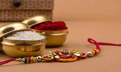 Rakshabandhan 2023 live : डाक के माध्यम से देवी-देवताओं के लिए भेजी तीन हजार से अधिक राखियां