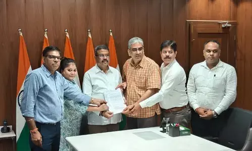 DU News Today : शिक्षा मंत्रालय से डीयू के 12 कॉलेजों के अधिग्रहण की गुहार | NPG news