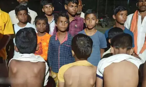 Jharkhand News: झारखंड में छात्रा की सुसाइड की कोशिश के बीच 50 बच्चों की स्कूल में बेरहमी से पिटाई, प्रिंसिपल हिरासत में