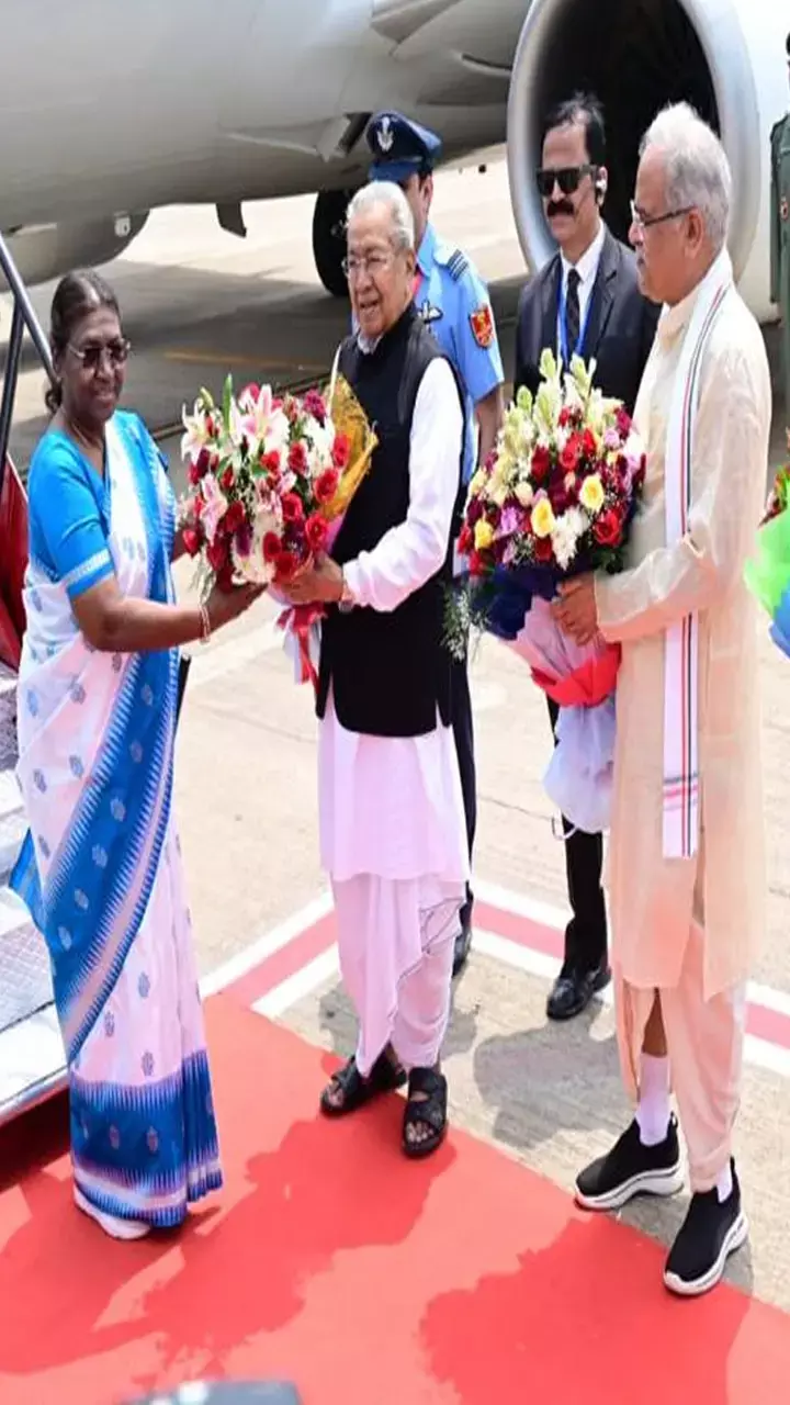 कैमरे की नजर से देखिए राष्‍ट्रपति द्रौप‍दी मुर्मू के छत्‍तीसगढ़ दौरे का पहला दिन...