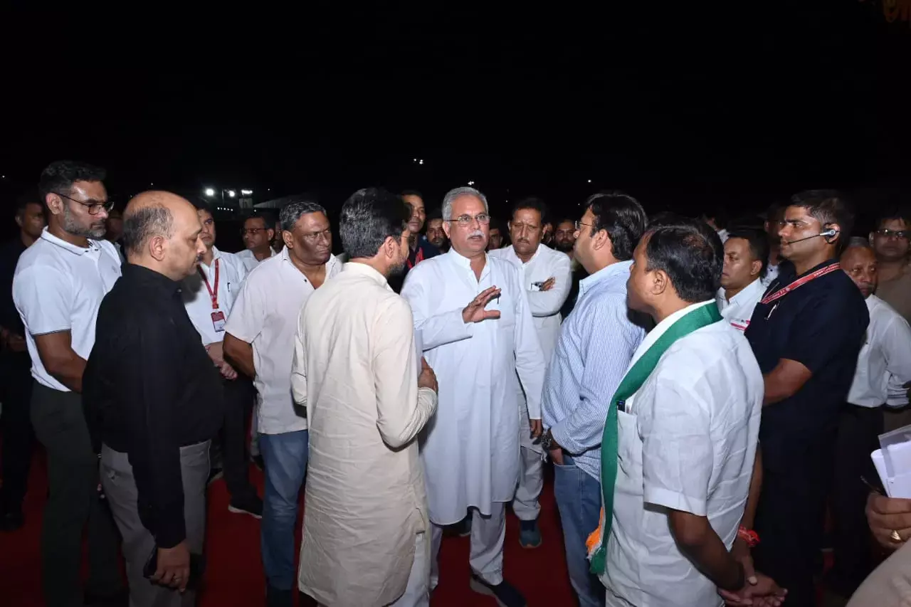 Rahul Gandhi Visit in Raipur: मितानों से सीधा संवाद करेंगे राहुल गांधी, नवा रायपुर में तैयारी का जायज लेने पहुंचे सीएम भूपेश, देखें फोटो और वीडियो