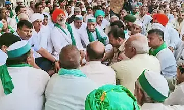 Muzaffarnagar News: राकेश टिकैत ने दी चेतावनी, 20 दिन में भुगतान नहीं हुआ तो कलेक्ट्रेट में भर देंगे गन्ना