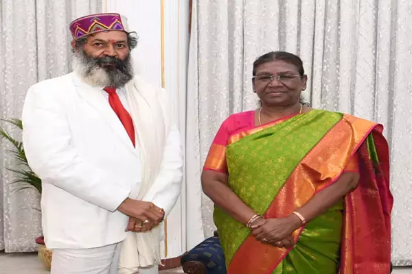 अटल बिहारी वाजपेयी विश्वविद्यालय के कुलपति आचार्य अरुण दिवाकार नाथ ने राष्ट्रपति द्रौपदी मुर्मू से मुलाकात की...