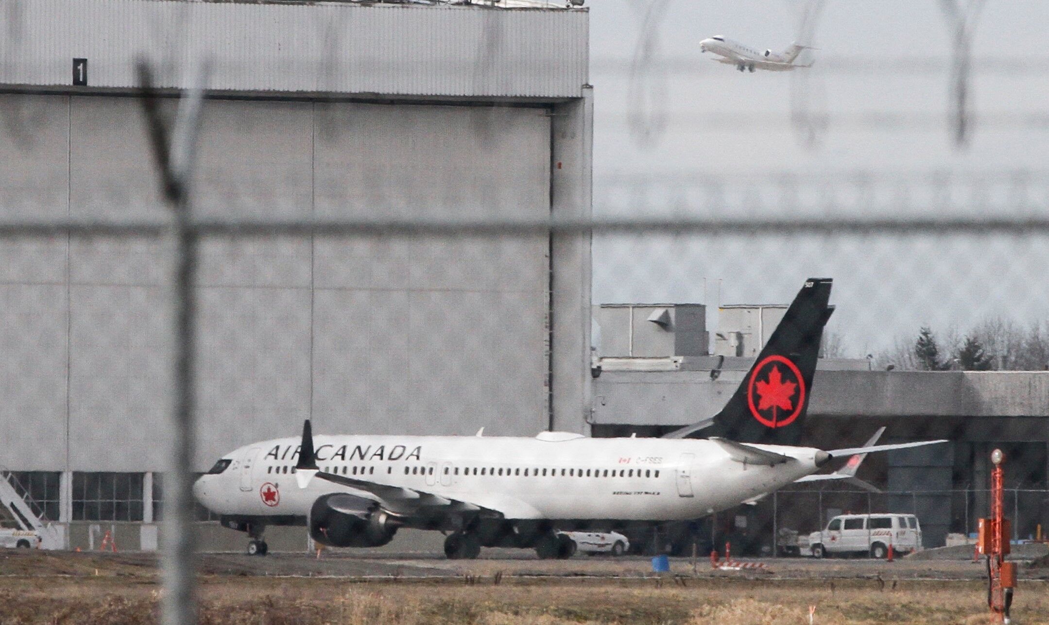 Vancouver Airport वैंकूवर एयरपोर्ट पर बड़ा हादसा, आपस में टकराए एयर