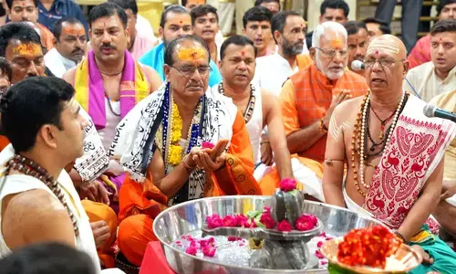 MP Latest News : मध्य प्रदेश में सूखे के आसार तो महाकाल के दरबार पहुंचे मामा