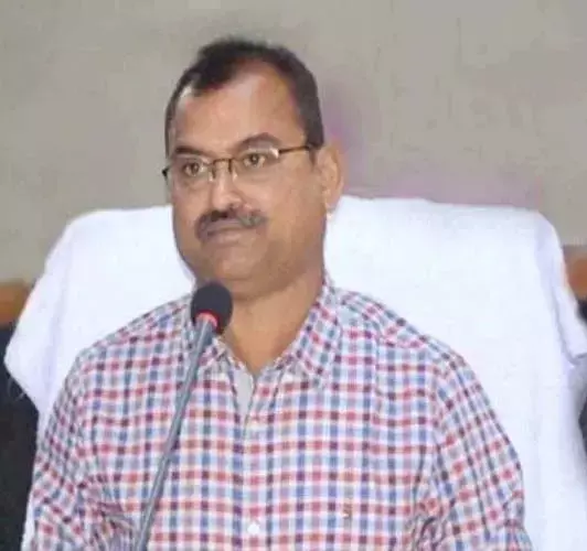 IAS Janak Prasad Pathak ये क्या हुआ...आईएएस जनक पाठक अर्श से फर्श पर कैसे आ गए? आवास पर्यावरण, एक्साइज, टीएंडसीपी जैसे पांच पदों से हटाकर बना दिए गए संभाग के बड़े बाबू