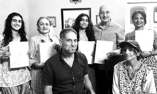 Anupam Kher Ka 540th Film : दिग्गज एक्टर अनुपम खेर ने 540वीं फिल्म का किया घोषणा, कनाडाई मूवी कैलोरी में आएंगे नजर...