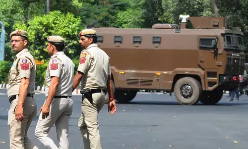 Delhi News Today: दिल्ली में चेहल्लुम जुलूस के संबंध में अफवाह फैलाने वालों को पुलिस की चेतावनी