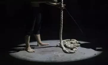 Police Lockup Suicide: एयरहोस्टेस की हत्या के आरोपी ने मुंबई पुलिस लॉक-अप में लगाई फांसी