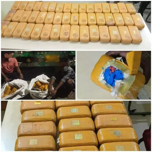 Assam Crime News: 47 करोड़ की मेथ गोलियों की तस्करी के आरोप में दो गिरफ्तार Assam Crime News: 47 करोड़ की मेथ गोलियों की तस्करी के आरोप में दो गिरफ्तार