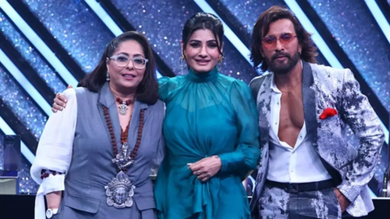 Indias Best Dancer 3 : आईबीडी में एक्ट्रेस रवीना टंडन का बड़ा खुलासा, बोलीं- टिप टिप बरसा पानी पर नंगे...जानिए पूरा माजरा... Indias Best Dancer 3 : आईबीडी में एक्ट्रेस रवीना टंडन का बड़ा खुलासा, बोलीं- टिप टिप बरसा पानी पर नंगे...जानिए पूरा माजरा...