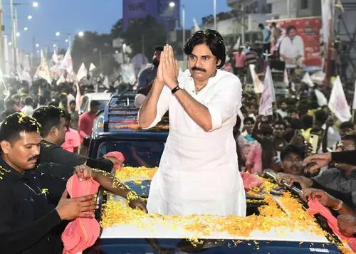 Pawan Kalyan News: पवन कल्याण के विमान को विजयवाड़ा के लिए उड़ान भरने की इज़ाज़त नहीं