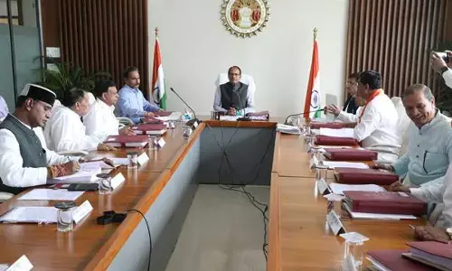 MP News: मानदेय में वृद्धि-अतिथि शिक्षकों और रसोईयों के मासिक मानदेय में दोगुनी वृद्धि, 450 रूपये में मिलेगा सिलेंडर, कैबिनेट की बैठक में कई अहम निर्णय...