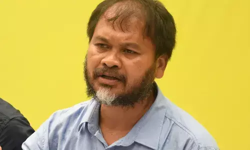 Akhil Gogoi News: असम के विधायक अखिल गोगोई ने बिजली संकट को लेकर विधानसभा के बाहर किया प्रदर्शन